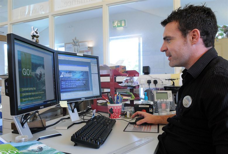 "How To Make A Youtube Video Play On Facebook